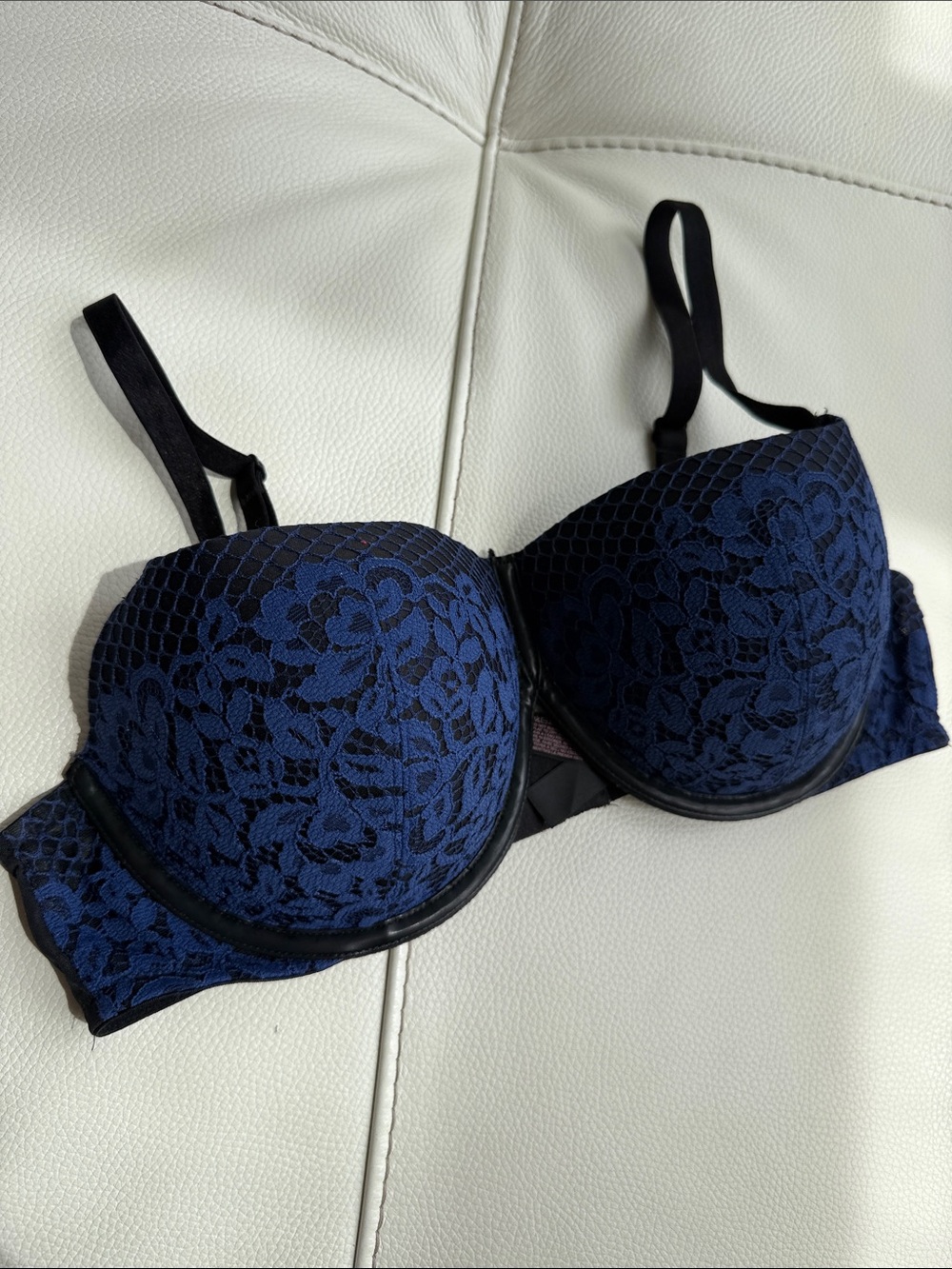 Victoria’s Secret Very Sexy Balconet Faux Leather Trim Navy Lace Push-Up Bra